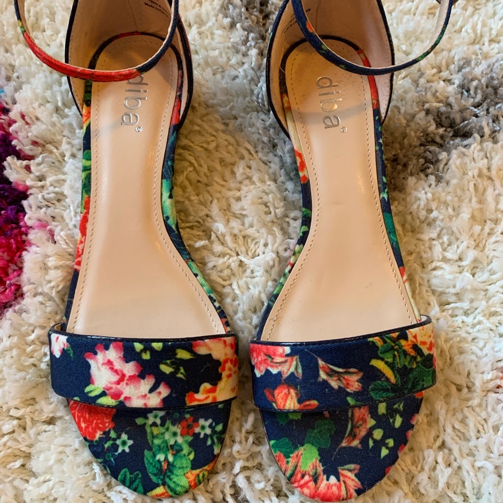 DIBA Jessica Floral Print Wedges SZ 6